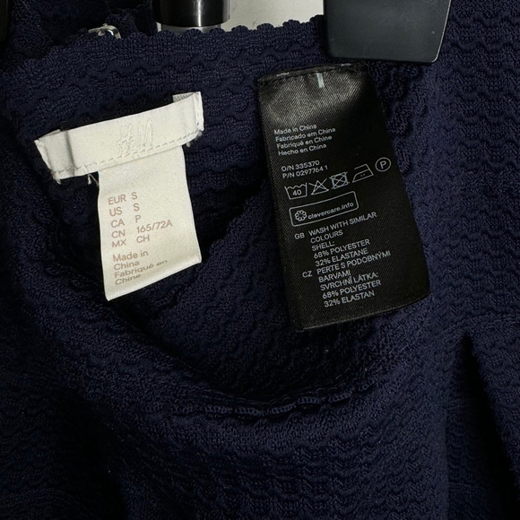 FREE WITH PURCHASE! 
H&M Women's Skirt, Size S, Navy - Picture 5 of 5